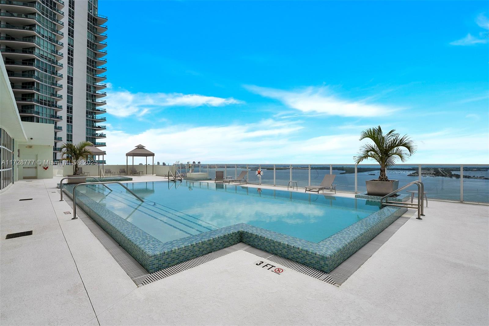 218 SE 14th St #1503, Miami FL 33131