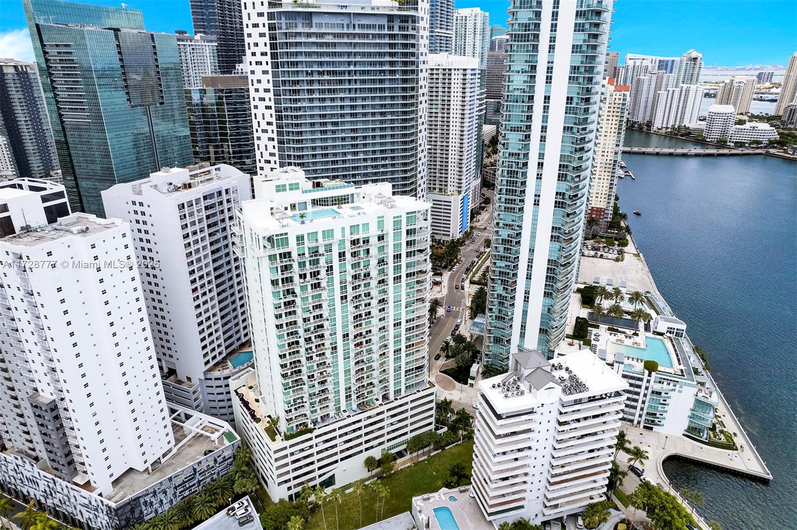 218 SE 14th St #1503, Miami FL 33131