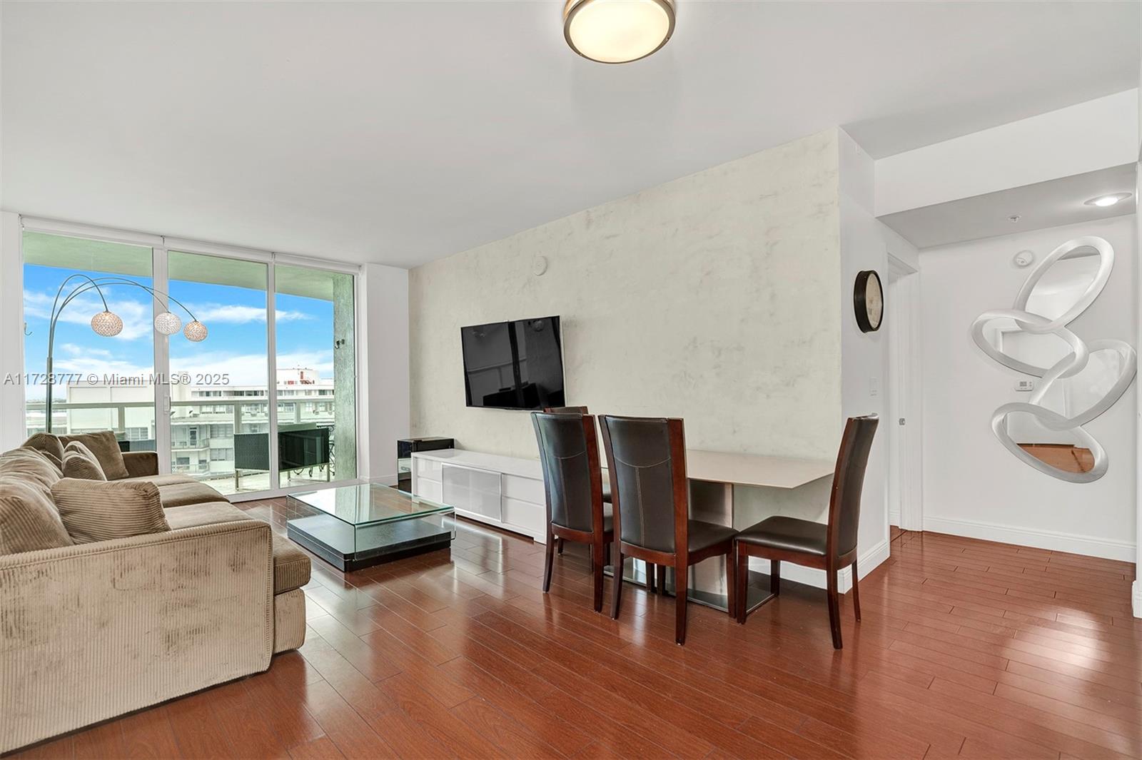 218 SE 14th St #1503, Miami FL 33131