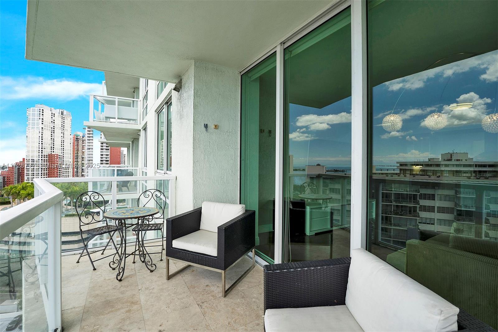 218 SE 14th St #1503, Miami FL 33131