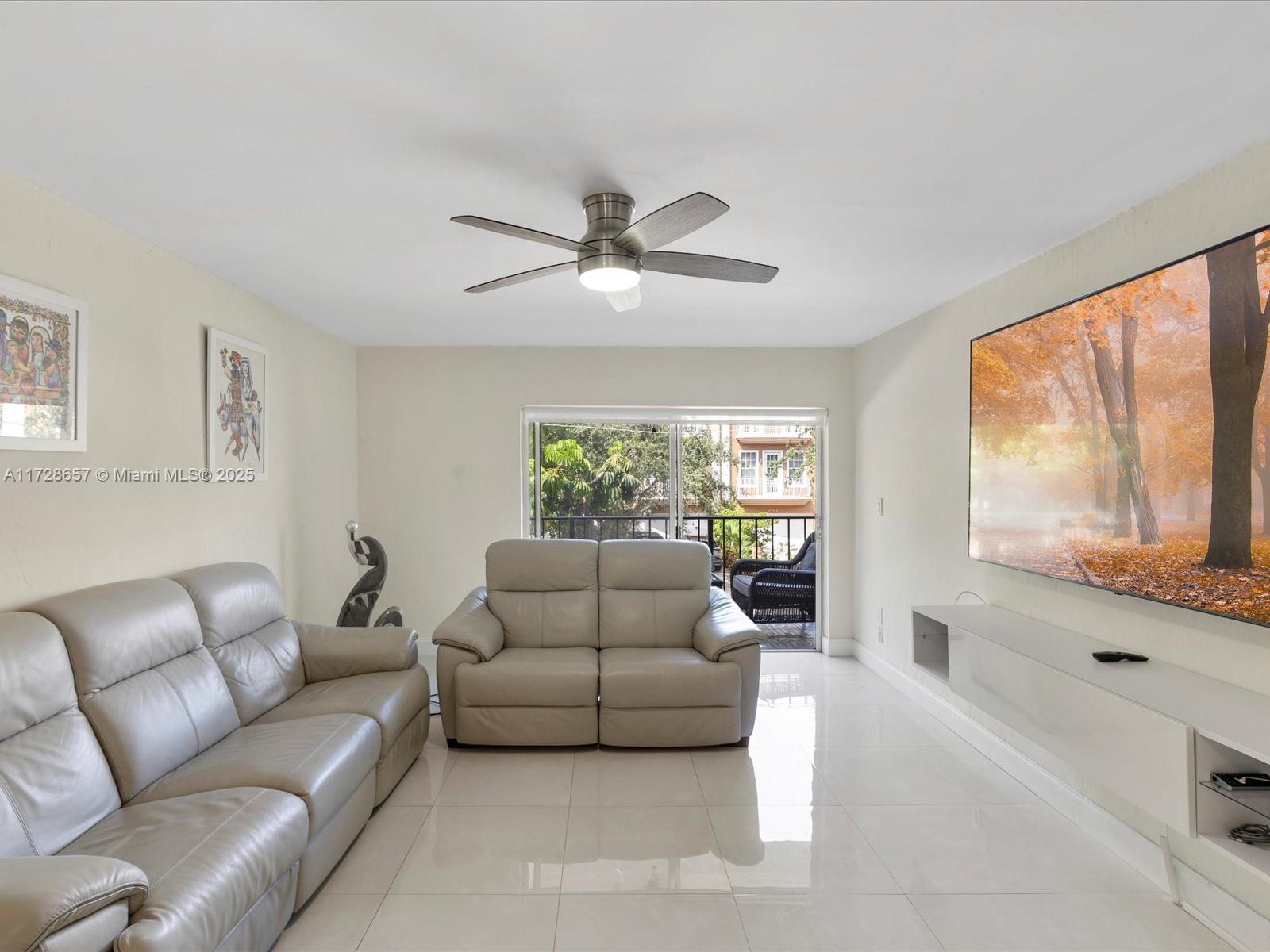 3860 NE 170th St #211, North Miami Beach, Florida image 3