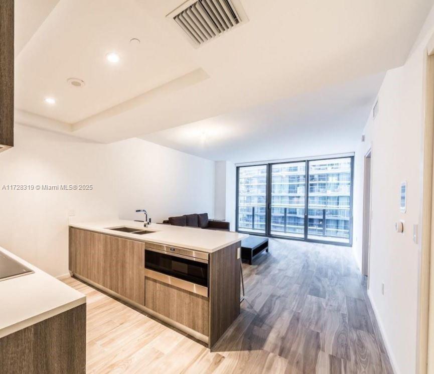 801 S Miami Ave #3007, Miami FL 33130
