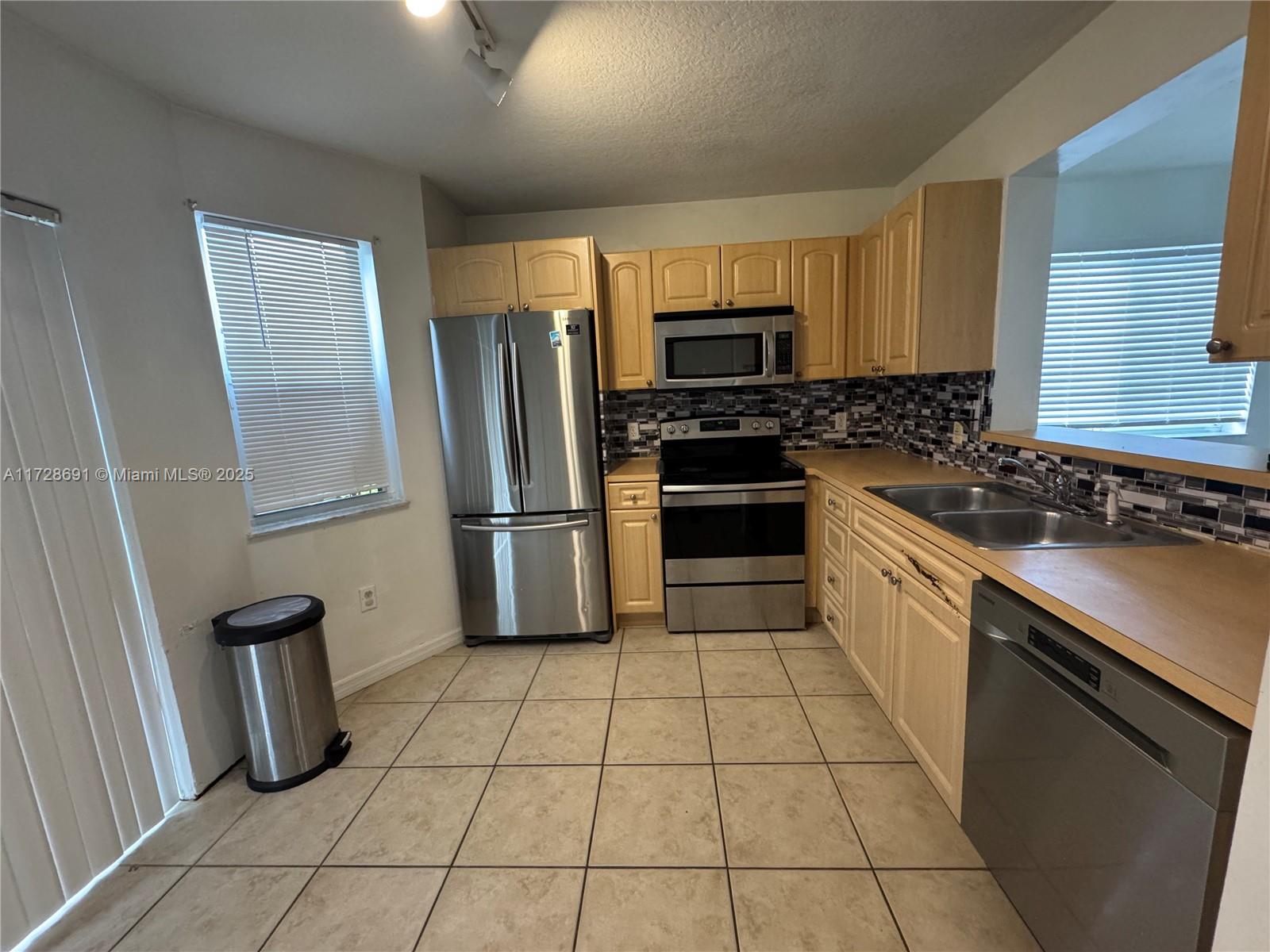 680 NW 79th Ter #104, Pembroke Pines, Florida image 16