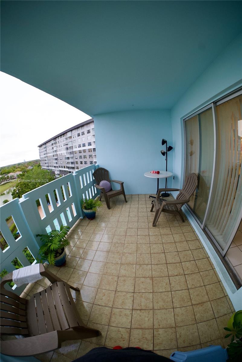 4001 Hillcrest Dr #812, Hollywood, Florida image 10