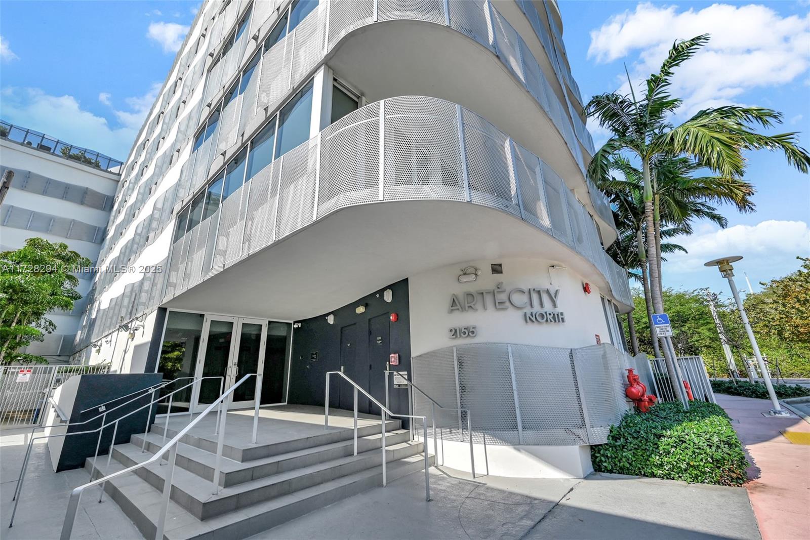 2155 Washington Ct #403, Miami Beach FL 33139