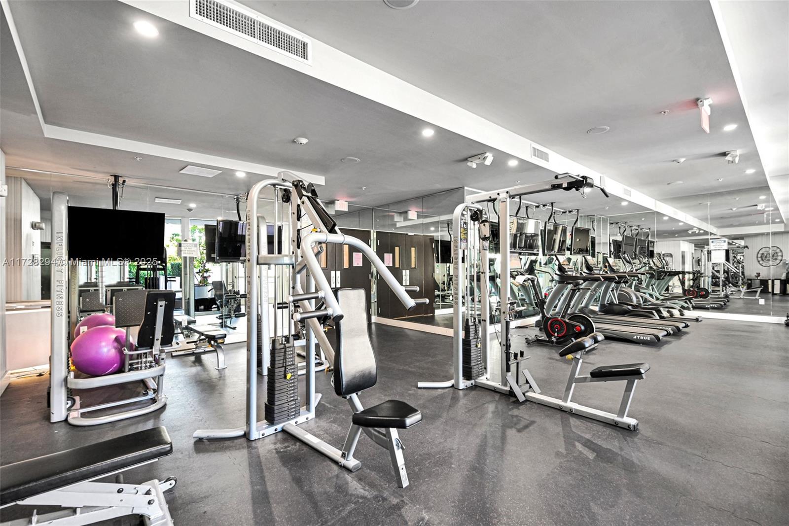 2155 Washington Ct #403, Miami Beach FL 33139