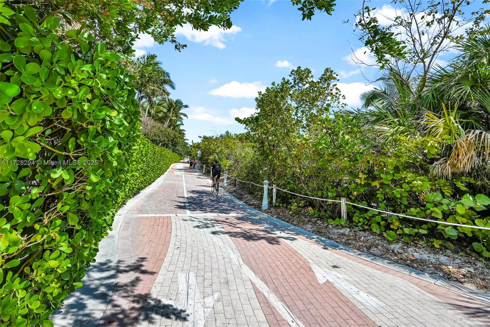 2155 Washington Ct #403, Miami Beach FL 33139