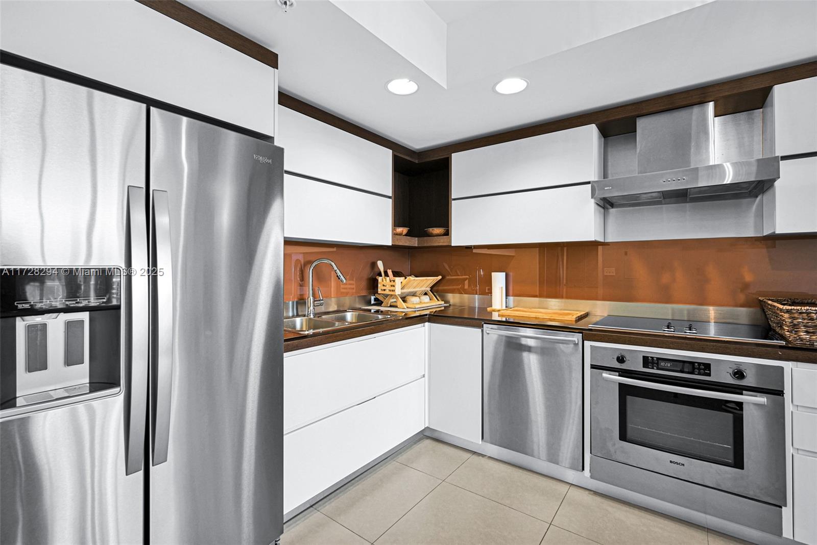 2155 Washington Ct #403, Miami Beach FL 33139
