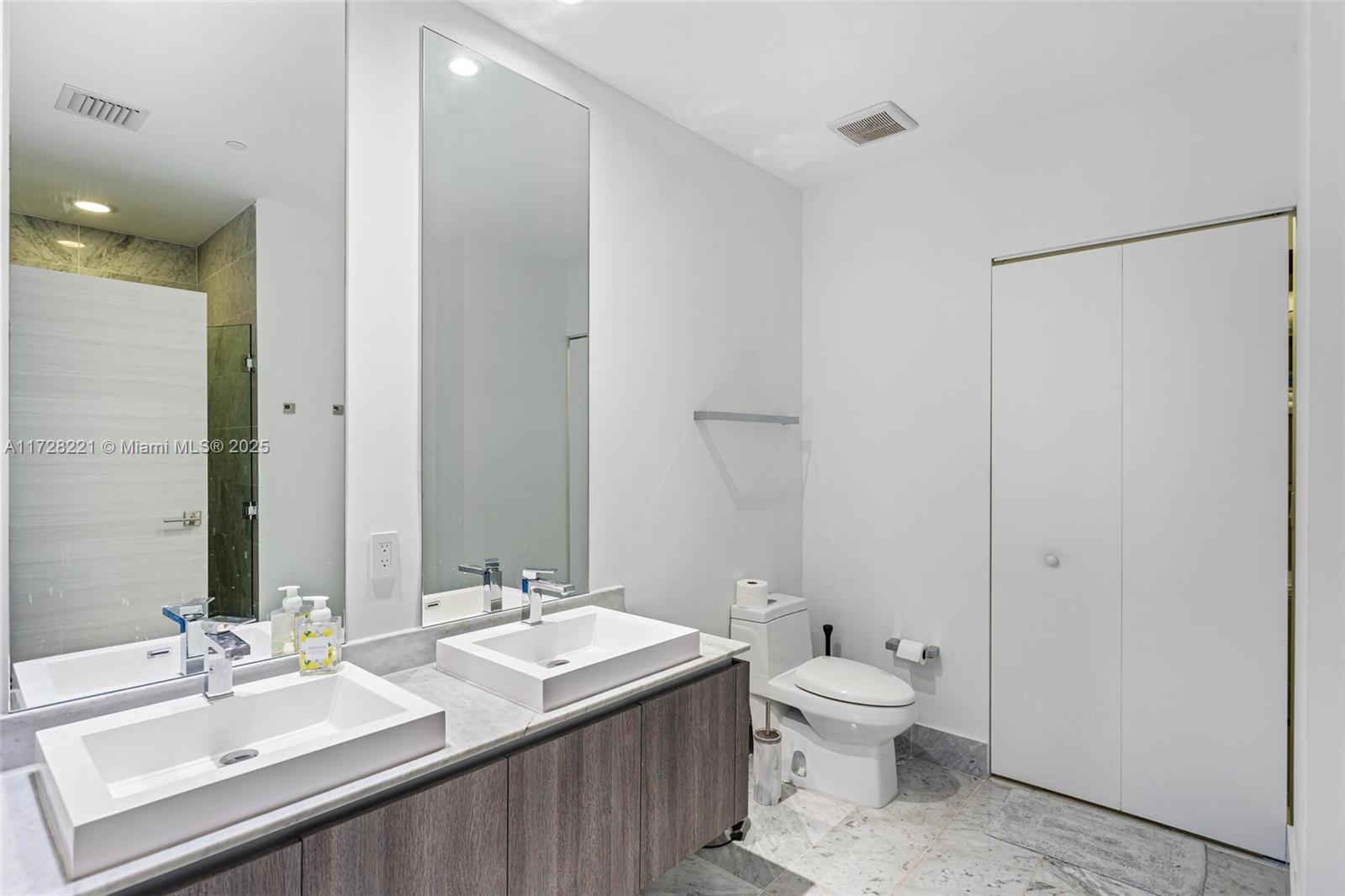 801 S Miami Ave #4807, Miami FL 33130