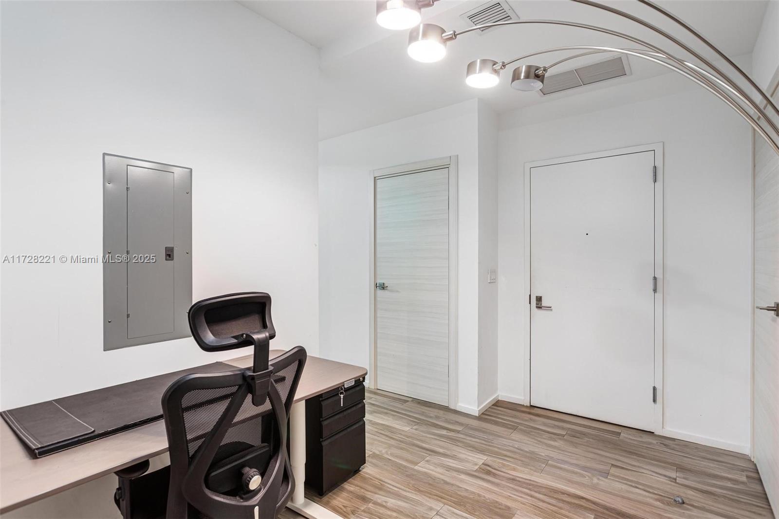 801 S Miami Ave #4807, Miami FL 33130
