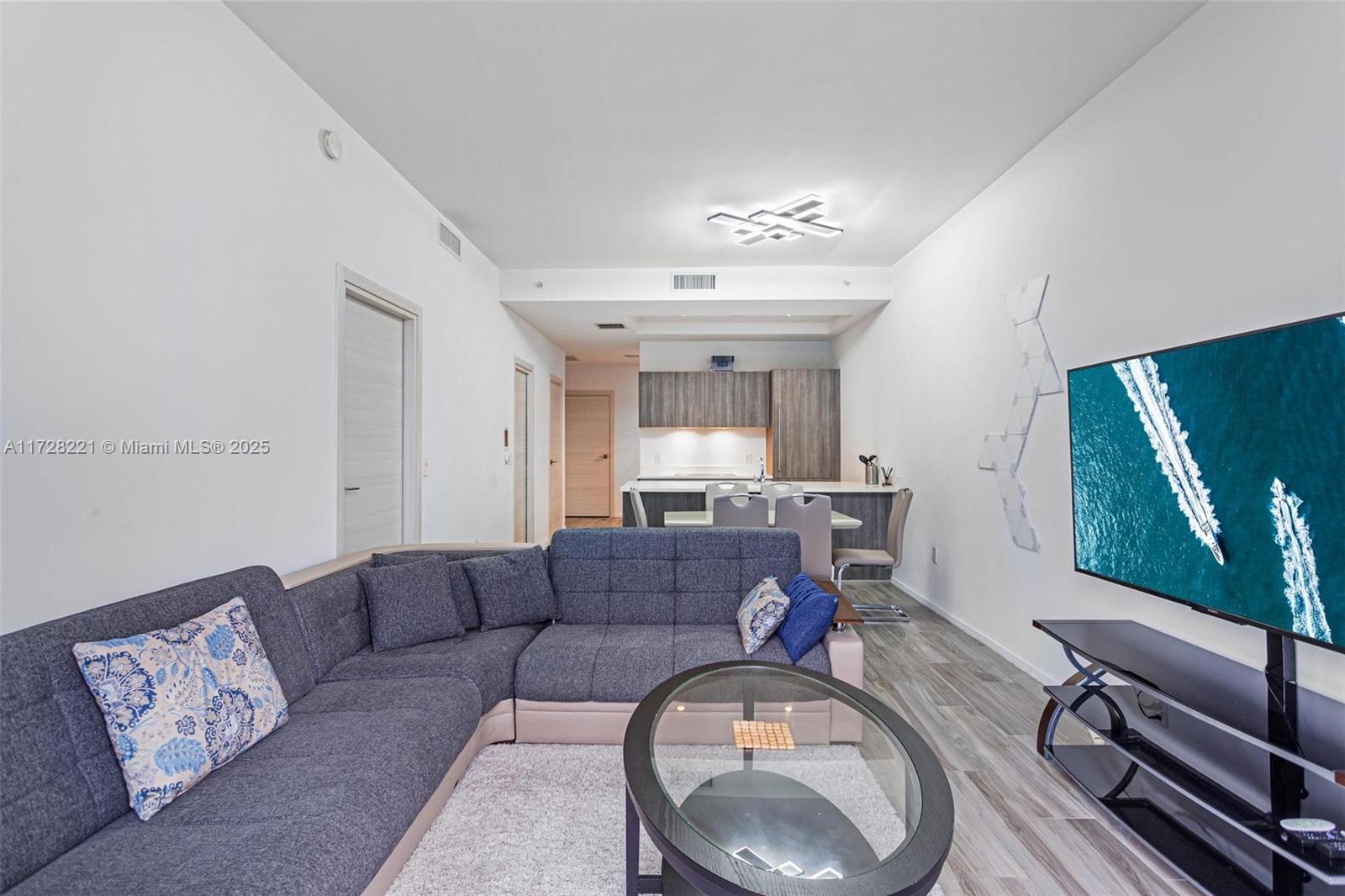 801 S Miami Ave #4807, Miami FL 33130