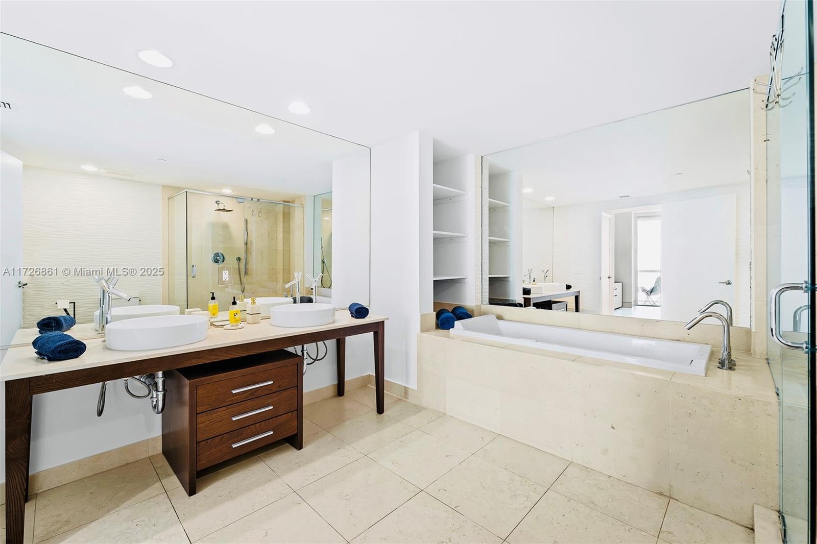 495 Brickell Ave #2904, Miami FL 33131