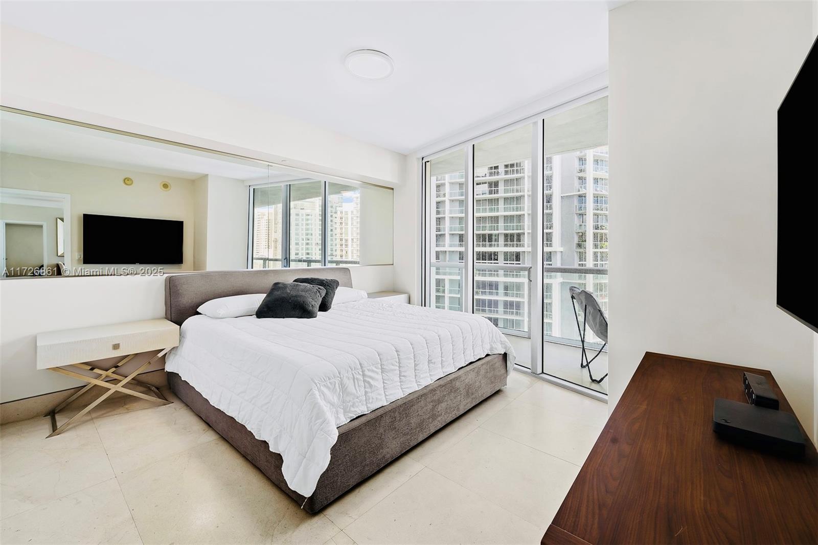 495 Brickell Ave #2904, Miami FL 33131