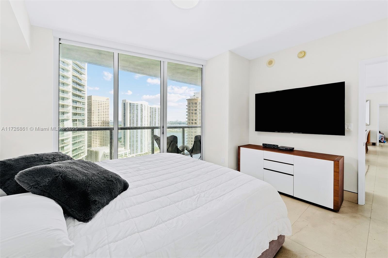 495 Brickell Ave #2904, Miami FL 33131