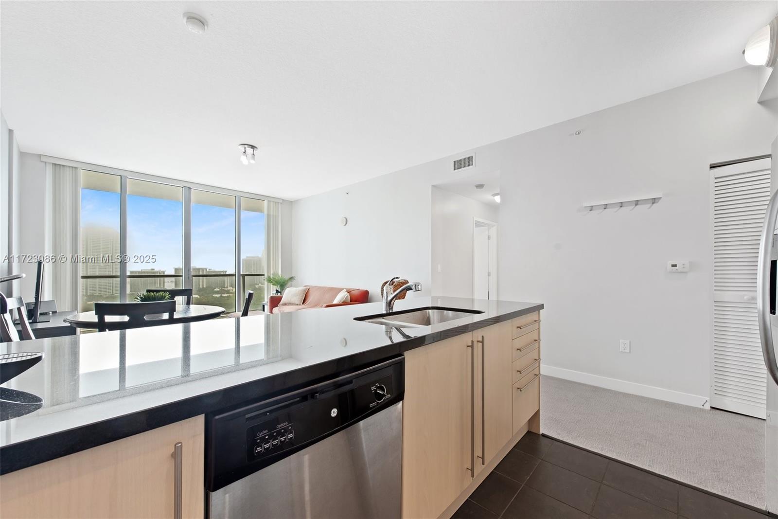 79 SW 12th St #2503-S, Miami FL 33130