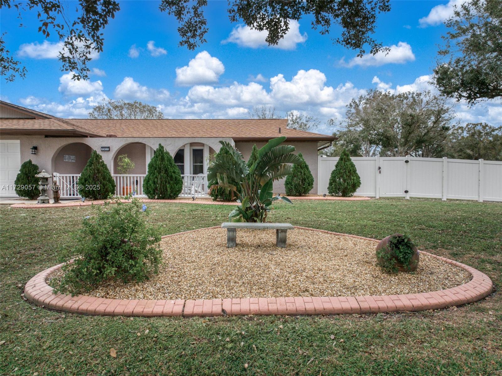 7517 Honeysuckle, Sebring, Florida image 3