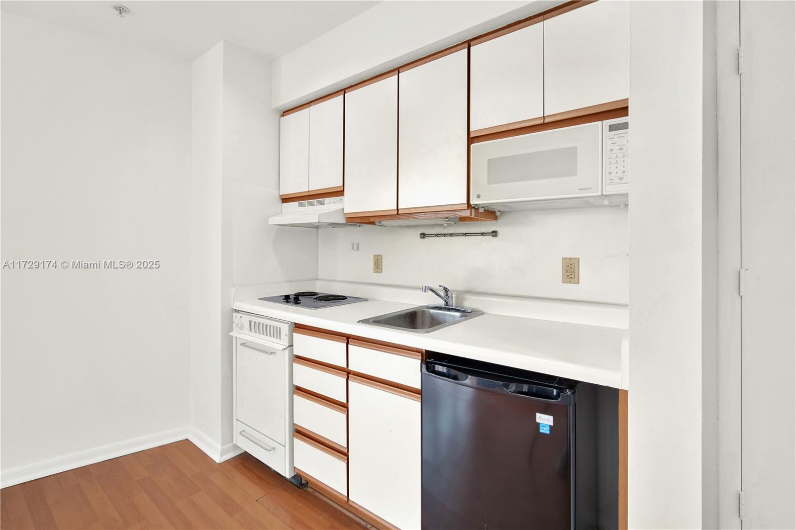 Listing Photo 6