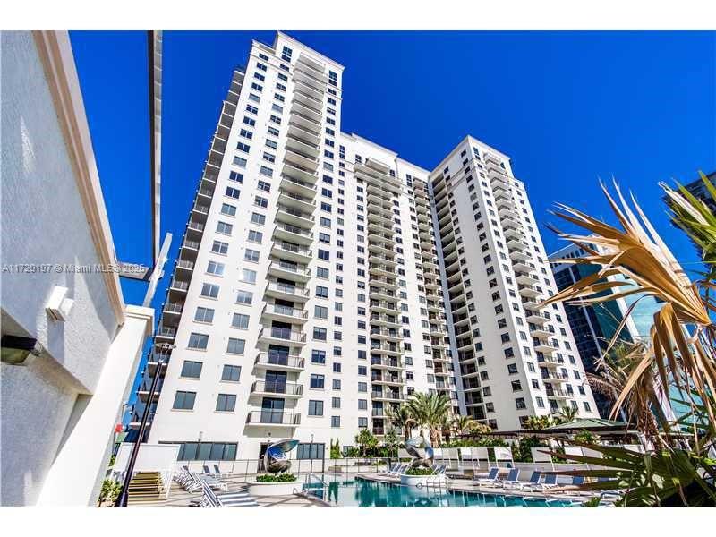 999 SW 1ST AVENUE #UPH11, Miami FL 33130