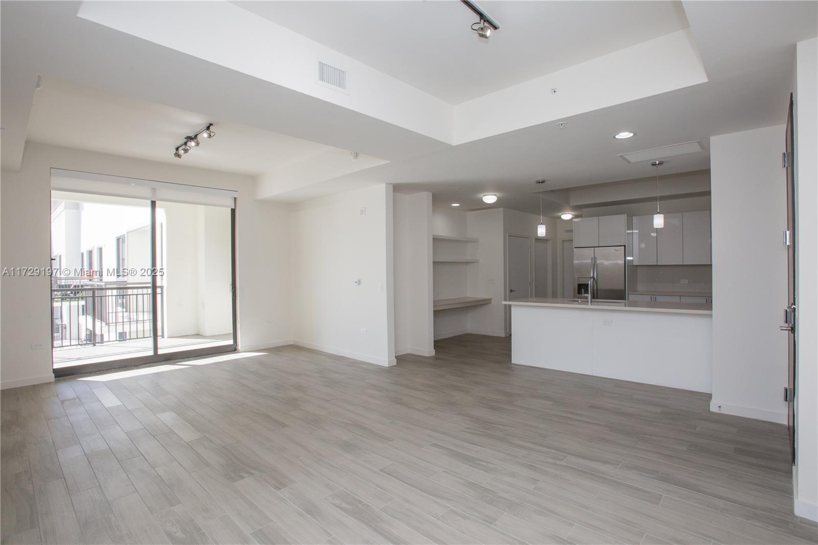 999 SW 1ST AVENUE #UPH11, Miami FL 33130
