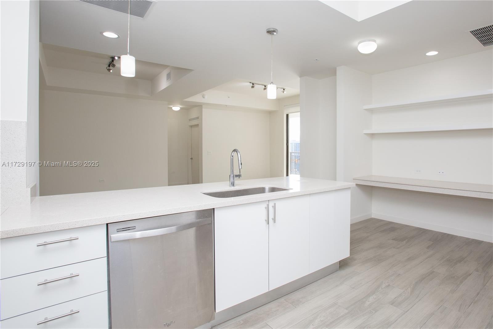 999 SW 1ST AVENUE #UPH11, Miami FL 33130