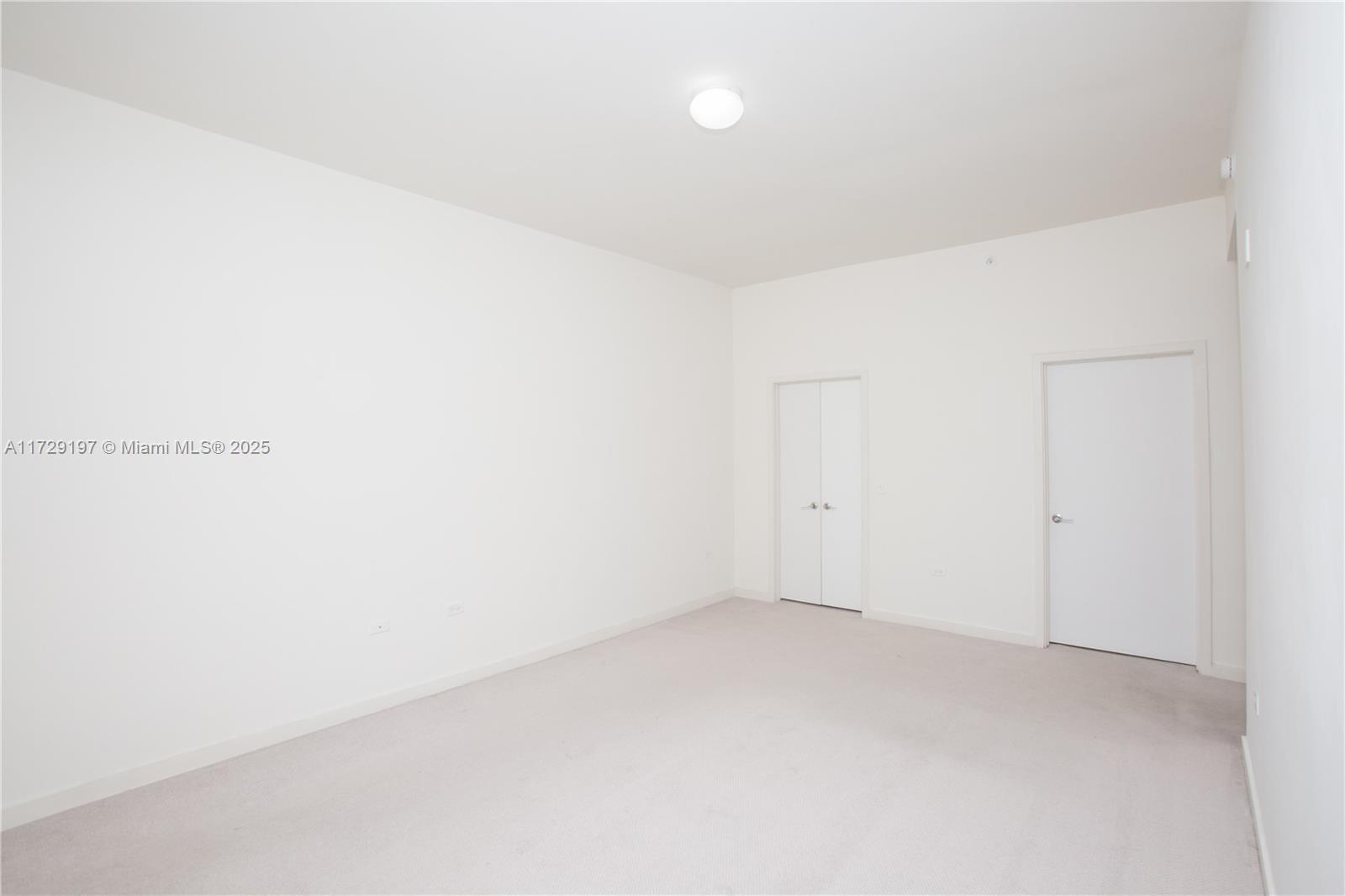 999 SW 1ST AVENUE #UPH11, Miami FL 33130