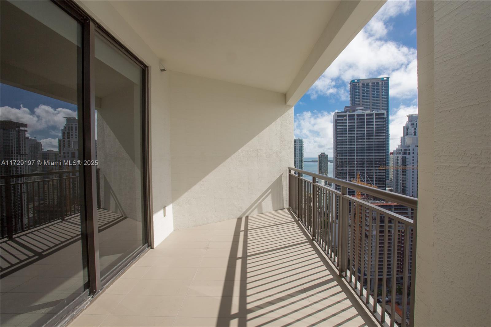 999 SW 1ST AVENUE #UPH11, Miami FL 33130