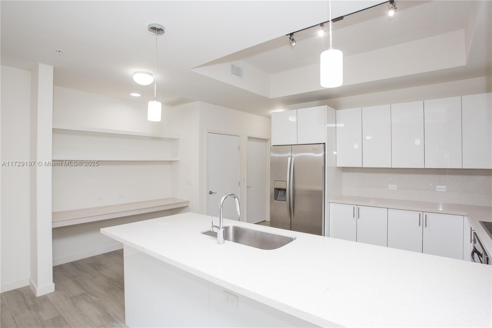 999 SW 1ST AVENUE #UPH11, Miami FL 33130