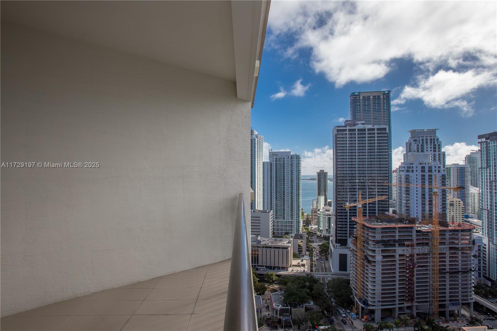999 SW 1ST AVENUE #UPH11, Miami FL 33130