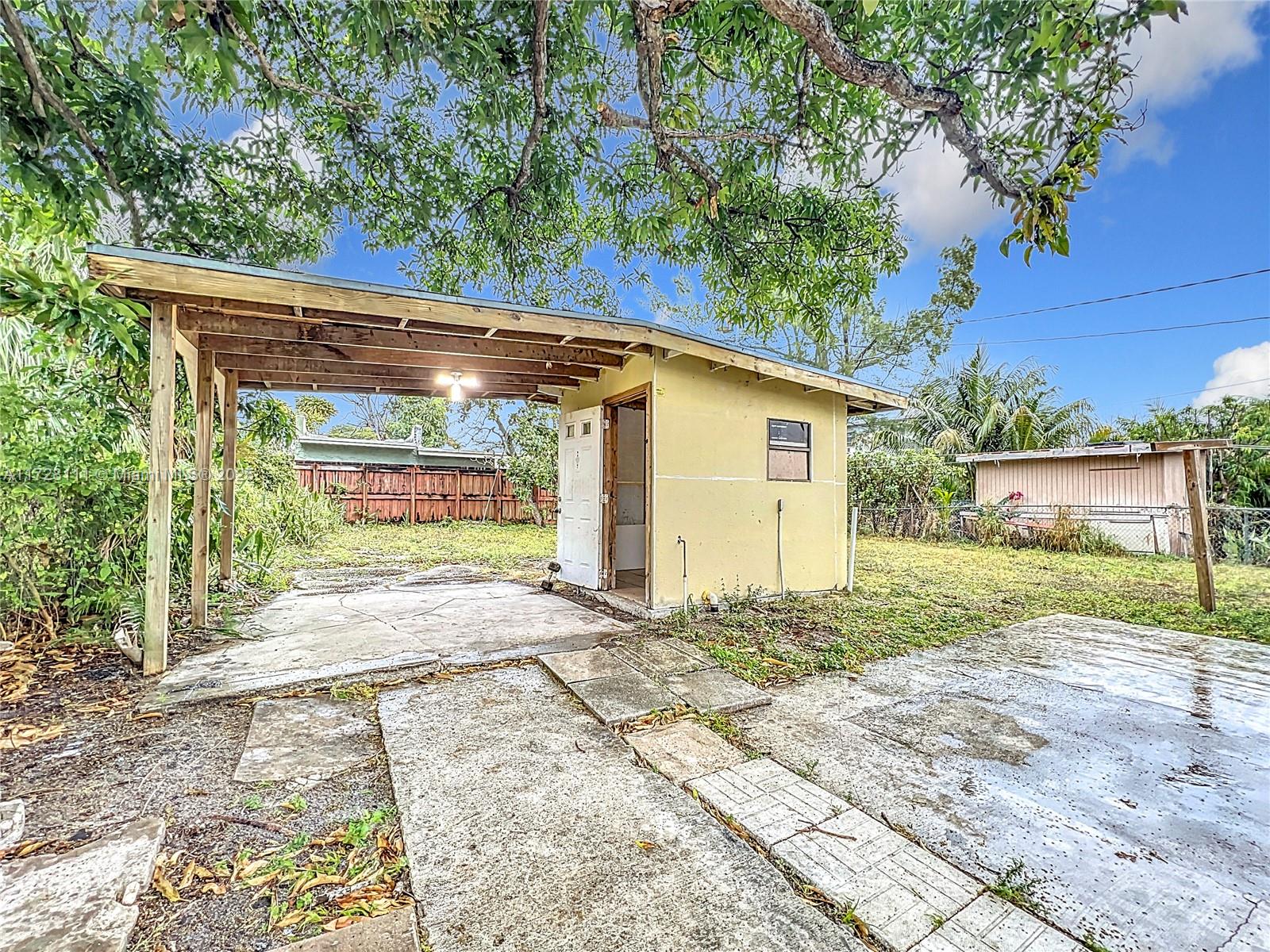 719 Briggs St, West Palm Beach, Florida image 14