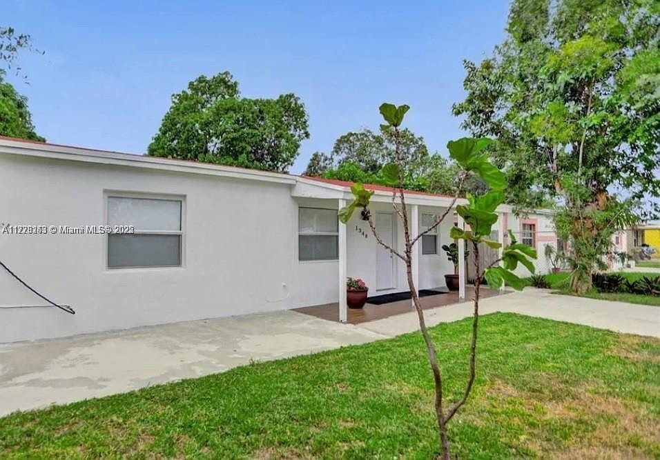 1348 NW 51st St, Miami, Florida image 2