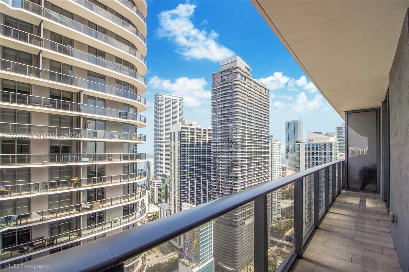 55 SW 9th St #3802, Miami FL 33130