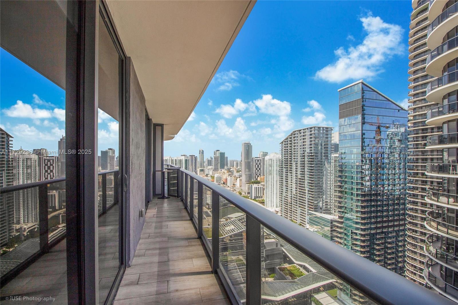 55 SW 9th St #3802, Miami FL 33130