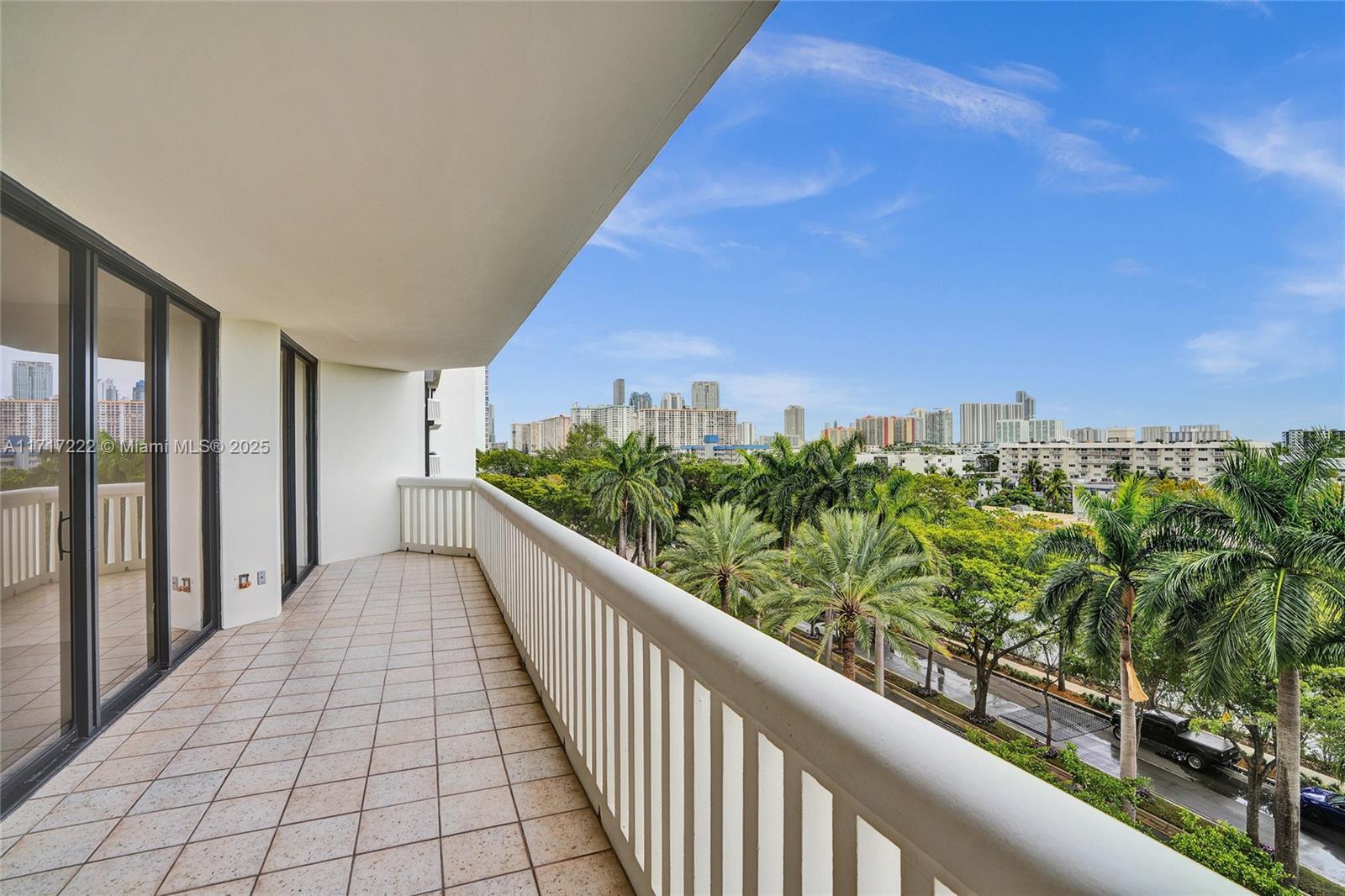 2000 Island Blvd #608, Aventura, Florida image 30