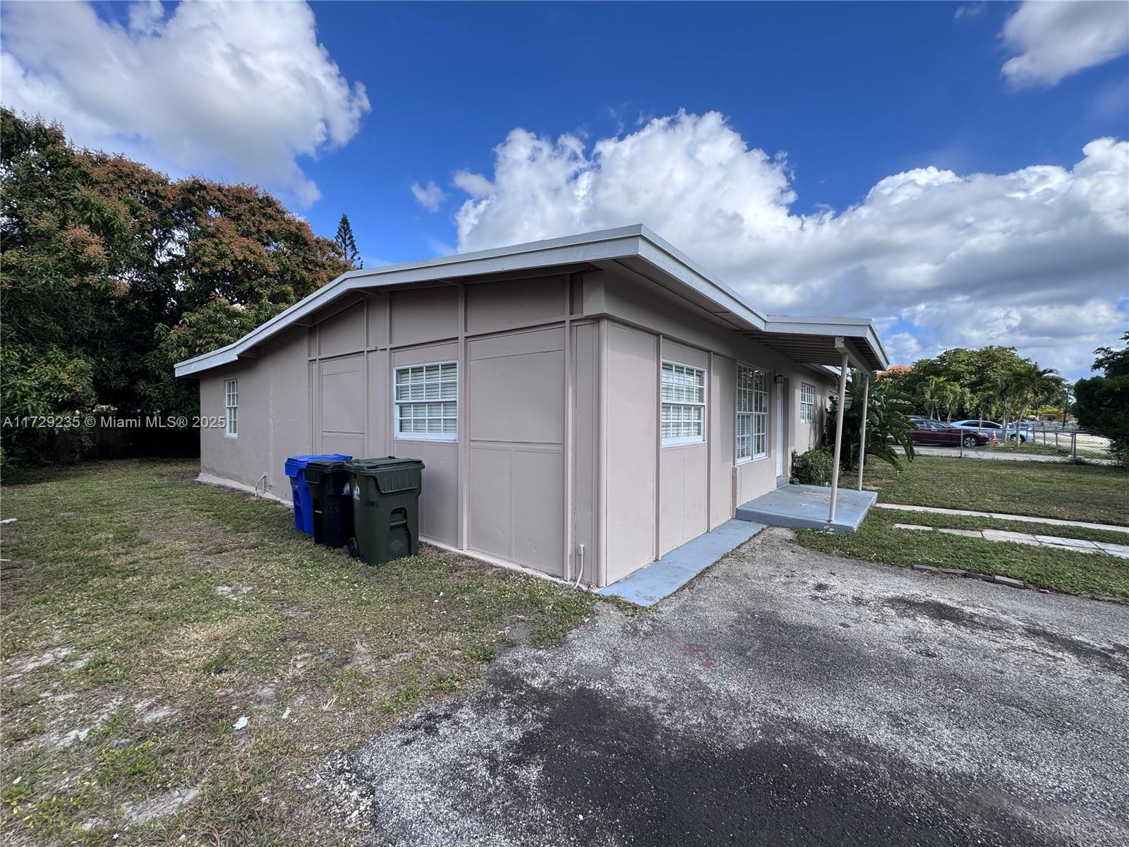 1023 NW 14th St, Fort Lauderdale, Florida image 17