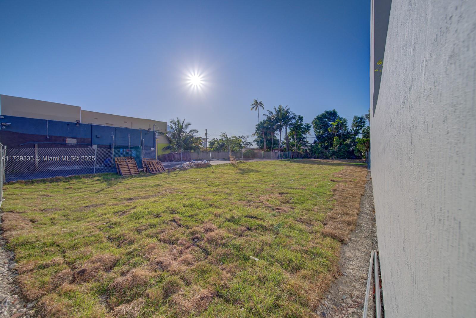 1750 NW 7th St