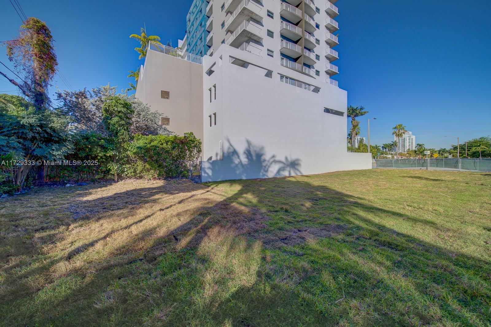1750 NW 7th St