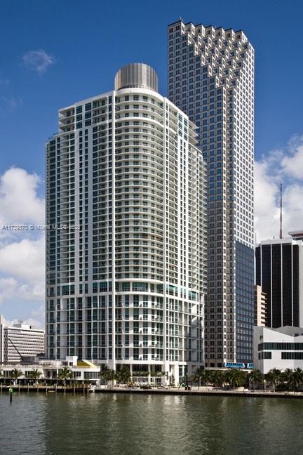 ***AVAILABLE MARCH 1th**** Spectacular view to Biscayne Bay from this 2/2 split Bedroom plan condo in the epicenter of Downtown Miami. Residence is a corner unit with large wraparound balcony. Line 16 has the largest 2/2 units at Met 1. Ceramic tiles throughout, Italian cabinetry, granite counter top and stainless steel appliances. Master bathroom has 2 sinks. Actual living area for the apartment is 1,268 sq. ft. plus 247 sq. ft. of balcony. One block away from movies, Wholefood, metro mover station, cafes, restaurants and shops. Walking distance to Bayfront park and Brickell area. Amenities: pool, gym, business center, and party room.