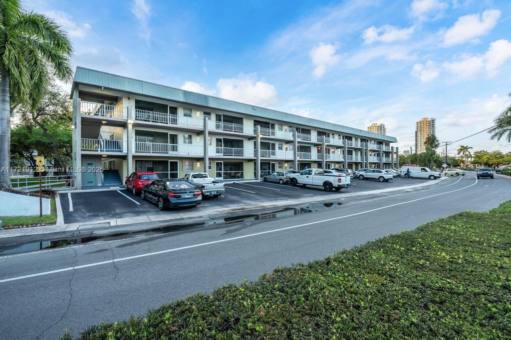 250 Layne Blvd #312, Hallandale Beach, Florida image 14