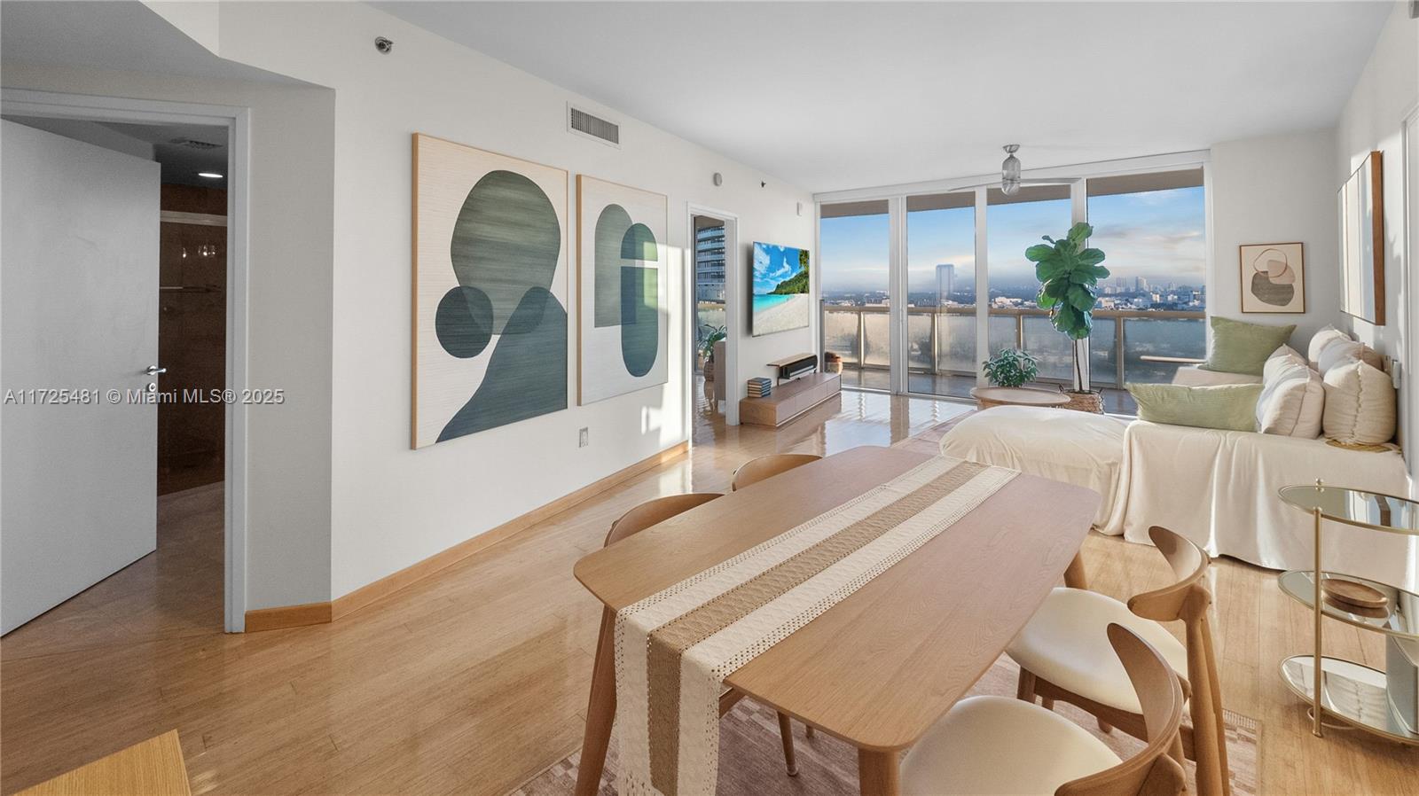 450 Alton Rd #2810, Miami Beach FL 33139