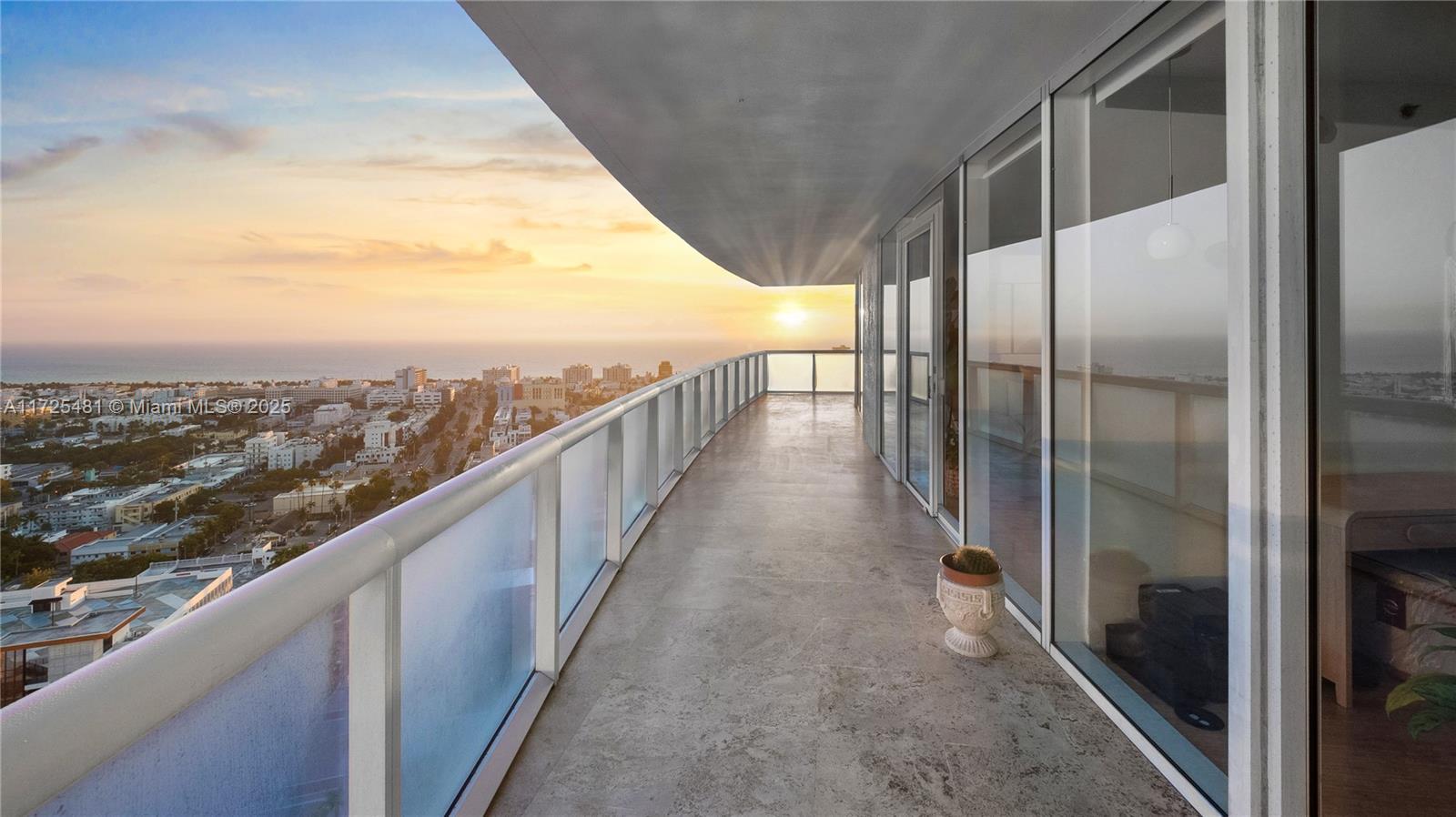 450 Alton Rd #2810, Miami Beach FL 33139