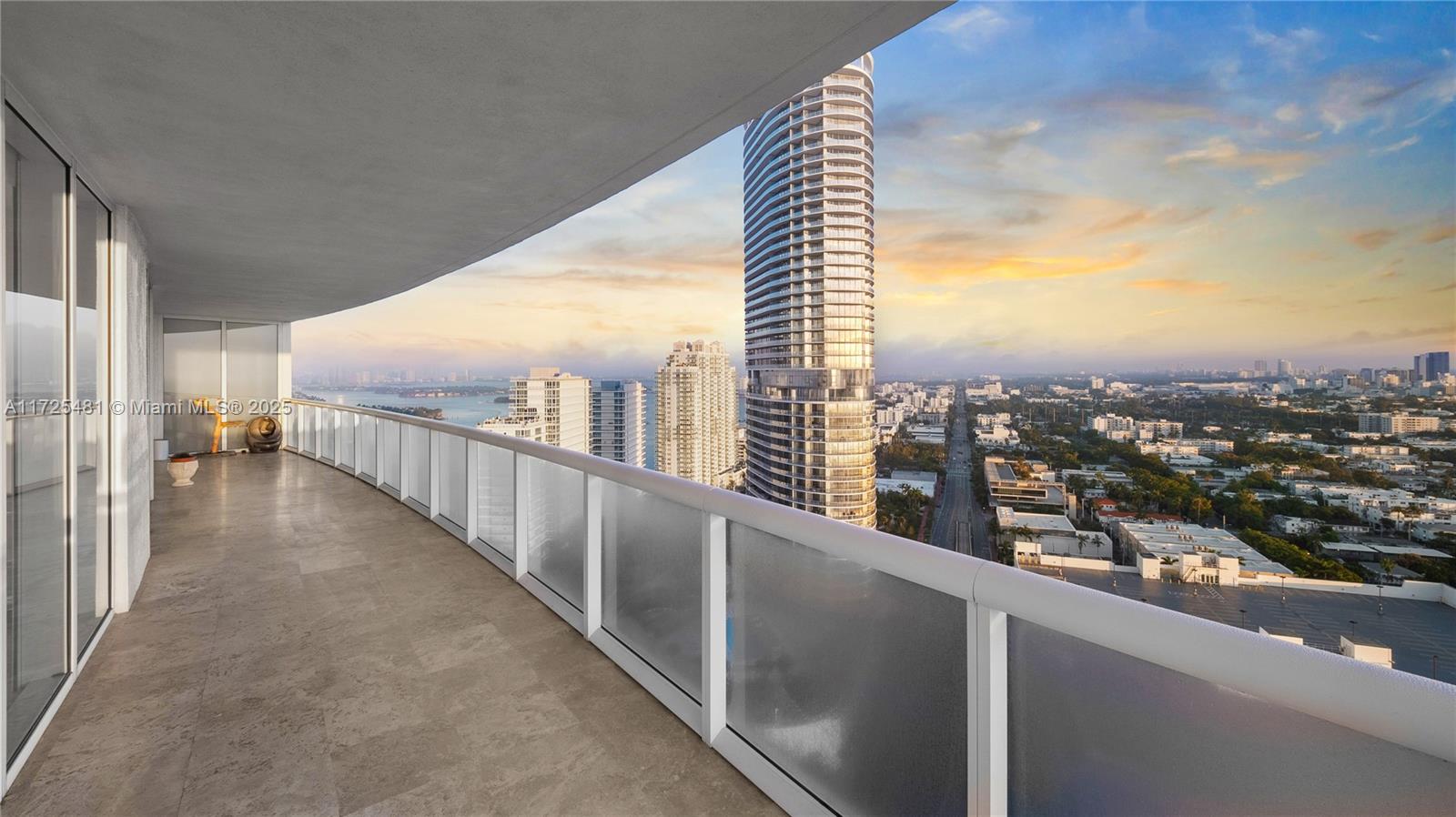 450 Alton Rd #2810, Miami Beach FL 33139