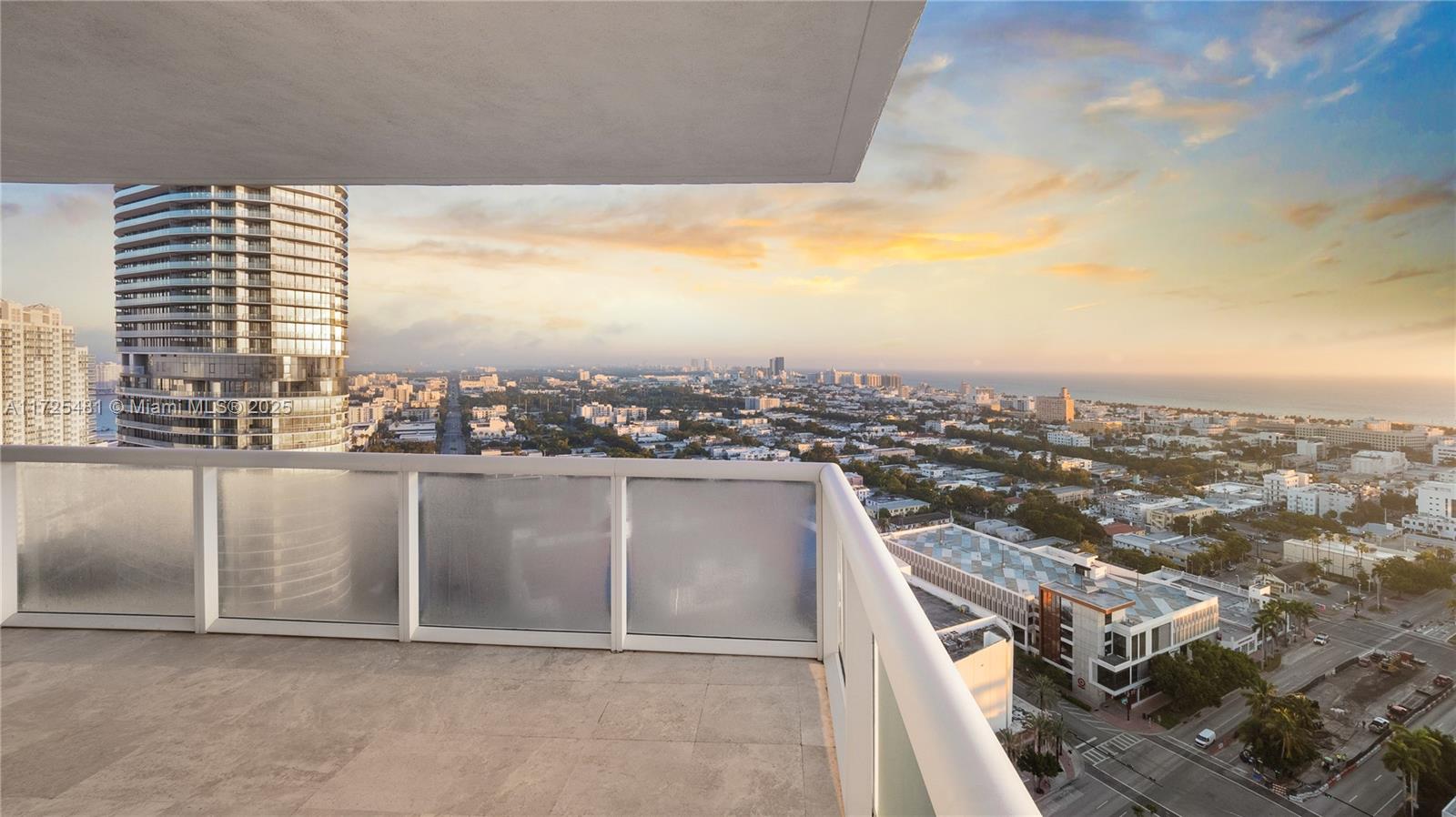 450 Alton Rd #2810, Miami Beach FL 33139