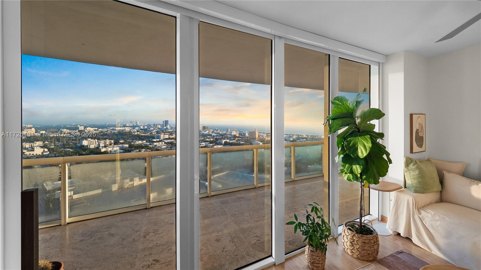 450 Alton Rd #2810, Miami Beach FL 33139