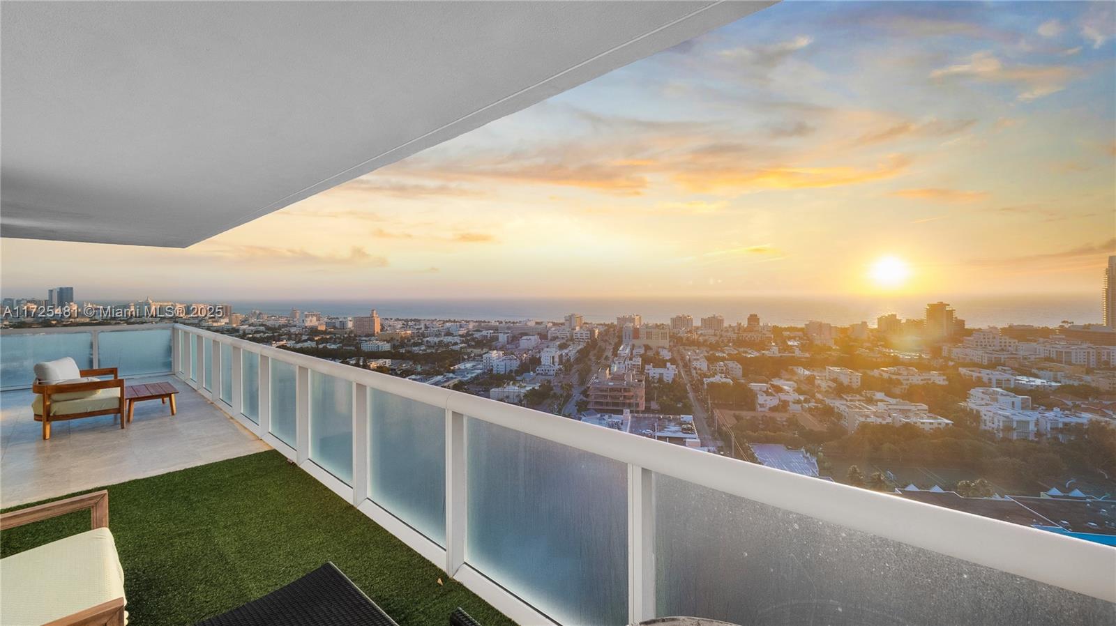 450 Alton Rd #2810, Miami Beach FL 33139
