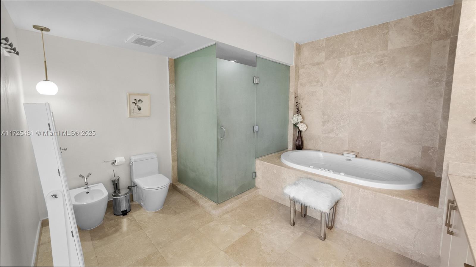 450 Alton Rd #2810, Miami Beach FL 33139
