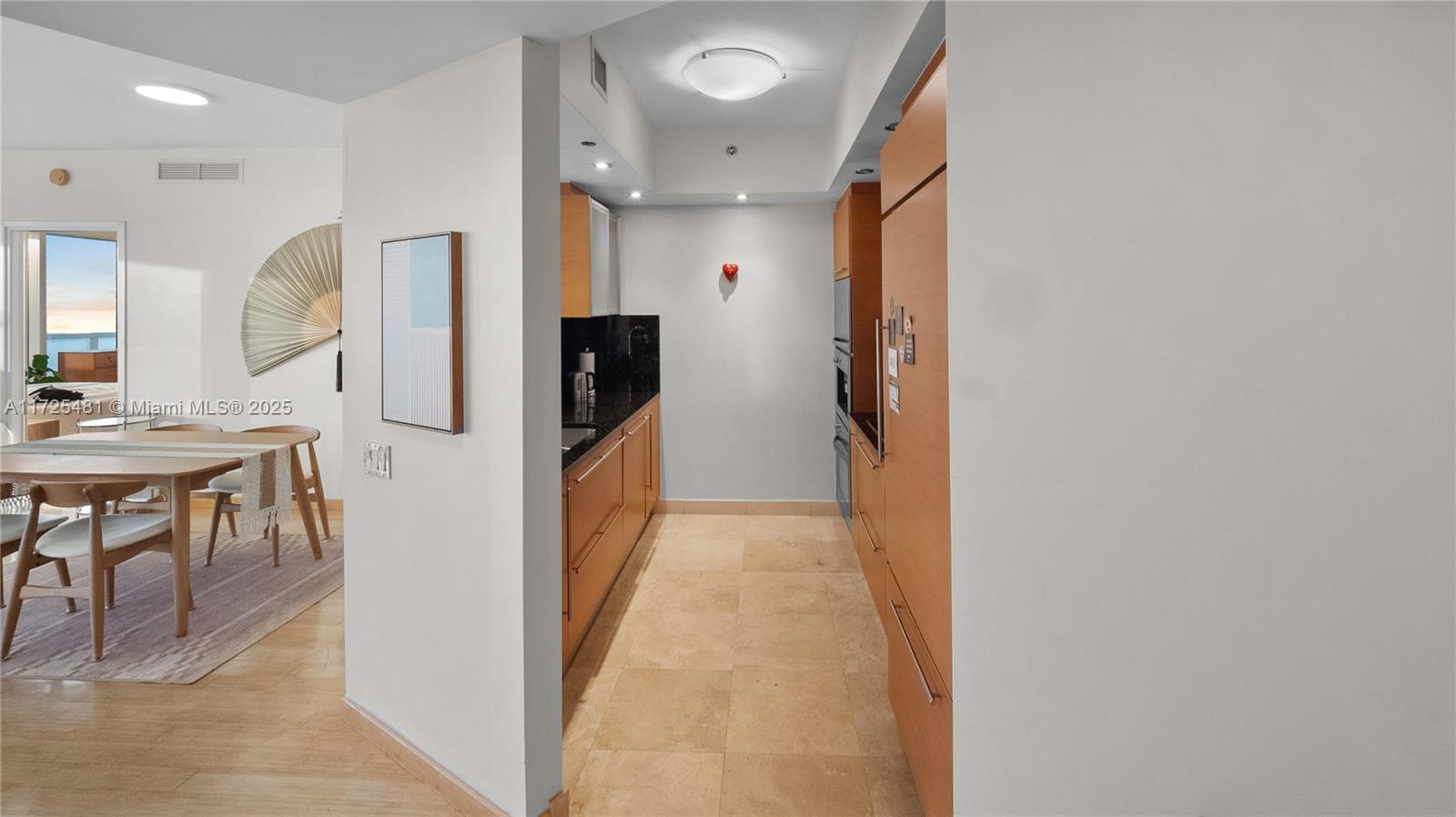 450 Alton Rd #2810, Miami Beach FL 33139