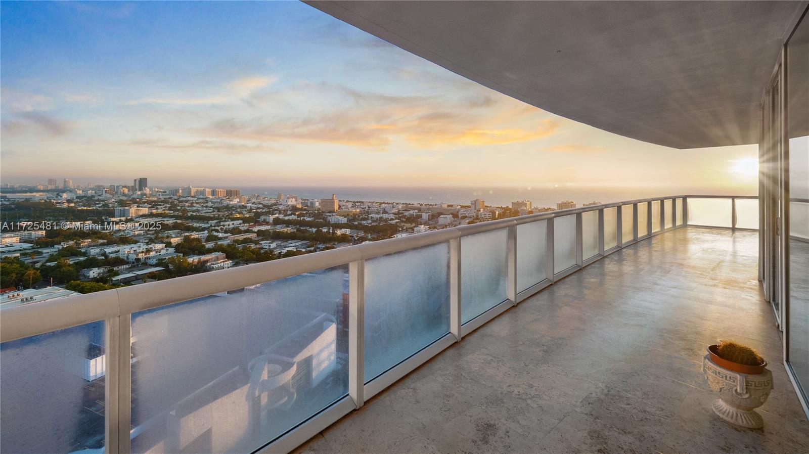 450 Alton Rd #2810, Miami Beach FL 33139