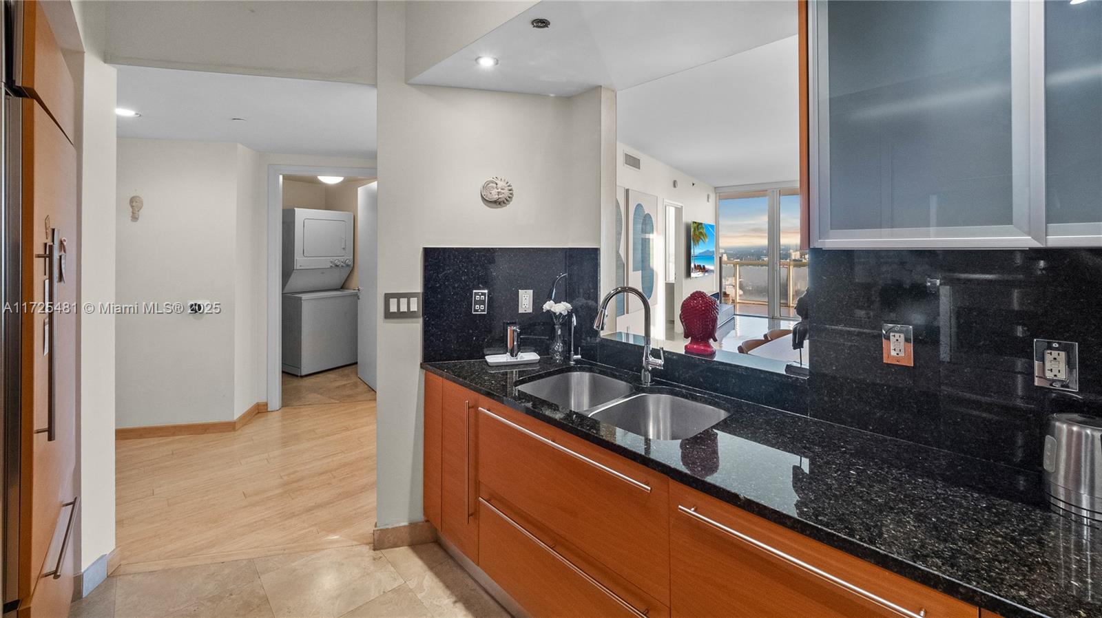 450 Alton Rd #2810, Miami Beach FL 33139