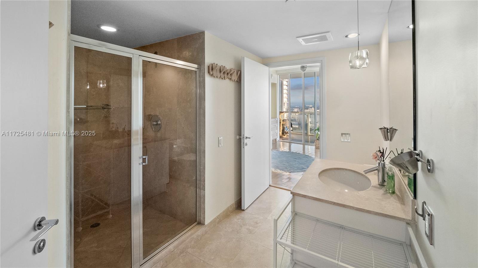 450 Alton Rd #2810, Miami Beach FL 33139