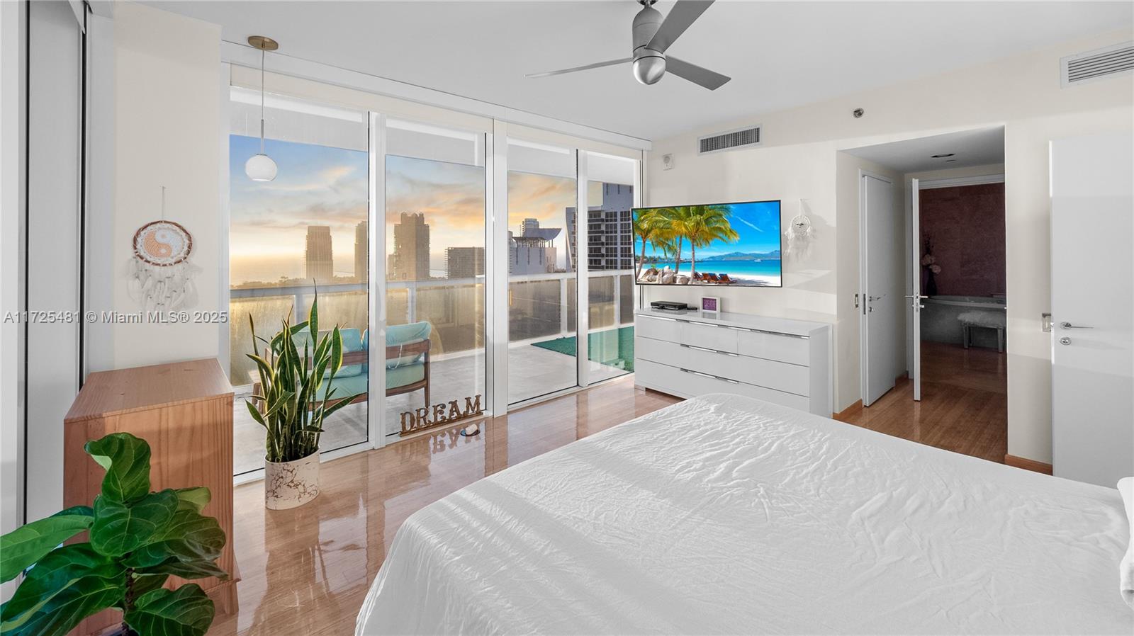 450 Alton Rd #2810, Miami Beach FL 33139